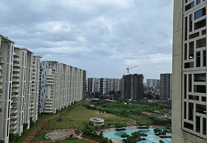 A Complete Guide to Choosing the Right 2 BHK Flat for Sale in Bellandur for Your Family